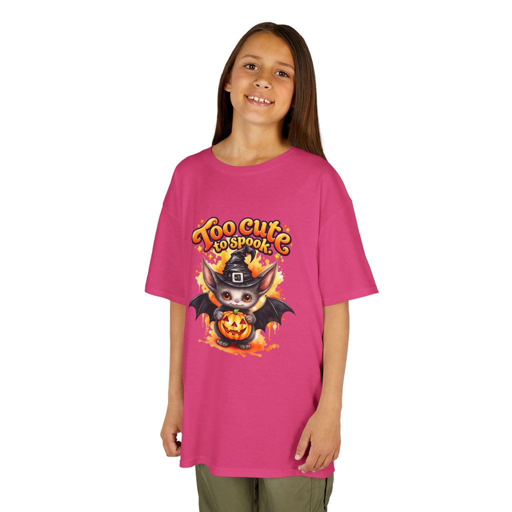 Camiseta infantil de Halloween — Diseño de murciélago y calabaza "Too Cute to Spook"