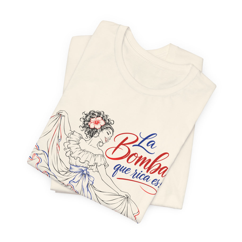 Camiseta UNISEX JERSEY BELLA+CANVA con dibujo lineal "La Bomba Que Rica Es!"
